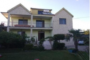 Villa Green House